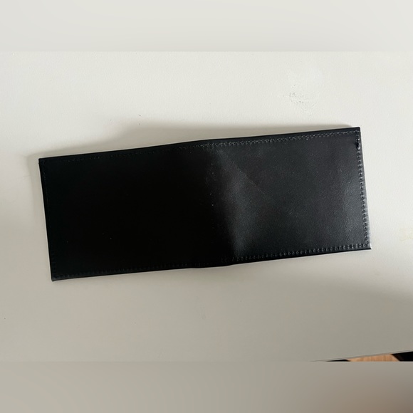 Bi-Fold Black Leather Wallet - Picture 3 of 3